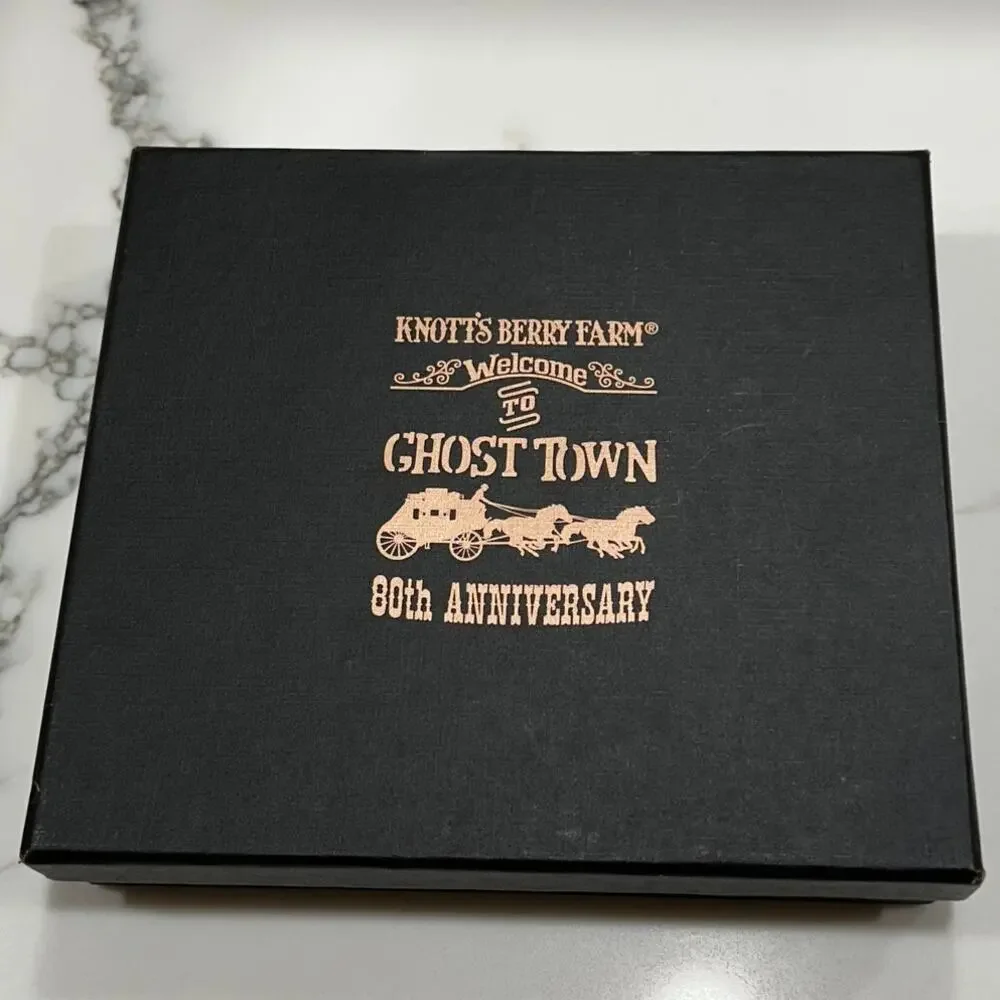 Knott’s Berry Farm Ghost Town 80th Anniversary Flask Set – New in Box